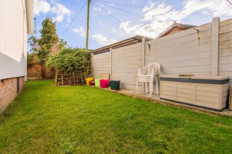 6 Haigh Close-16.jpg