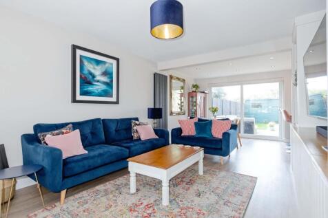 2 Sussex Close_18.JPG