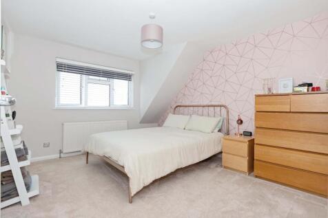 2 Sussex Close.JPG