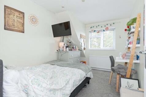 2 Sussex Close_4.JPG