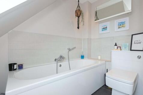 2 Sussex Close_5.JPG