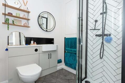 2 Sussex Close_8.JPG