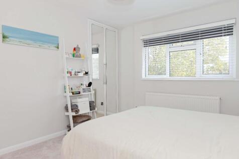 2 Sussex Close_1.JPG