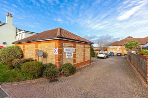 Amberley Court_19.jpg