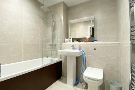 Main bathroom