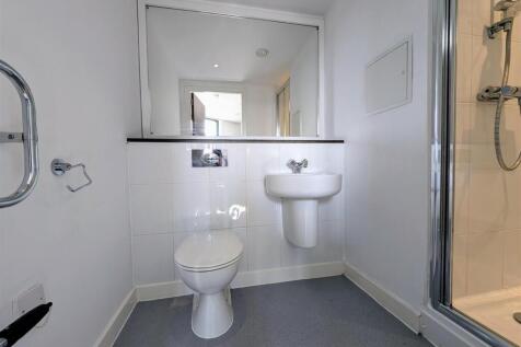 Bathroom.jpg
