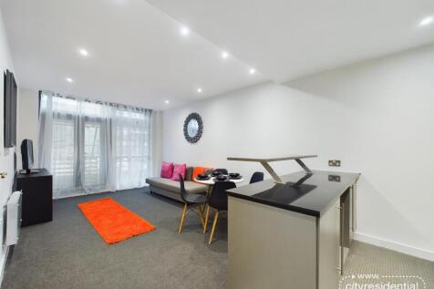 Open Plan Living Room/Kitchen