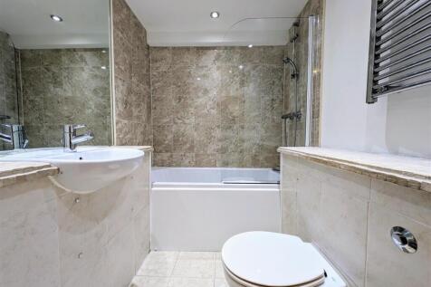 Family Bathroom.jpg