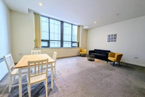 Living/Dining Area.jpg