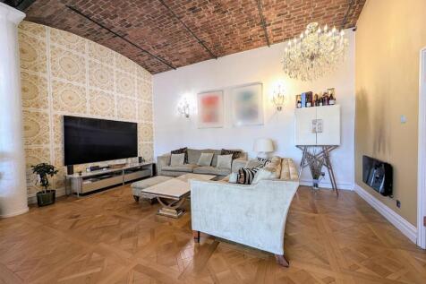 Living Room.jpg