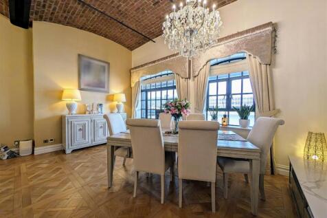 Dining Area.jpg