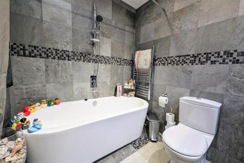 Family Bathroom.jpg