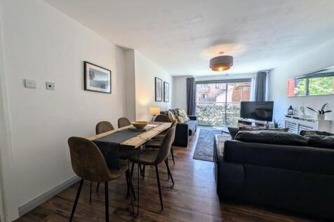 Dining Area.jpg