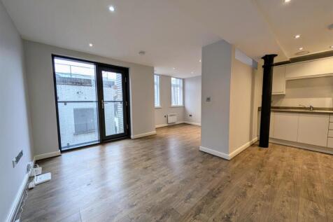 Living/Dining Room.jpg