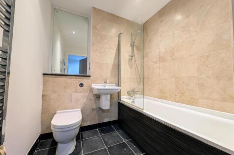 Family Bathroom.jpg