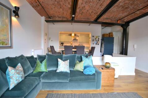 Living area pic 1