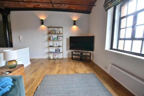 Living area pic 3
