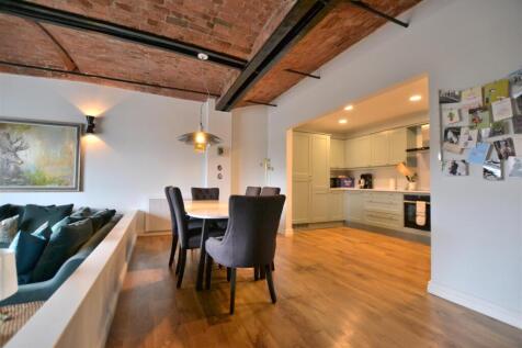Living area pic 4