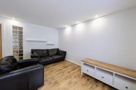 Living Room.jpg
