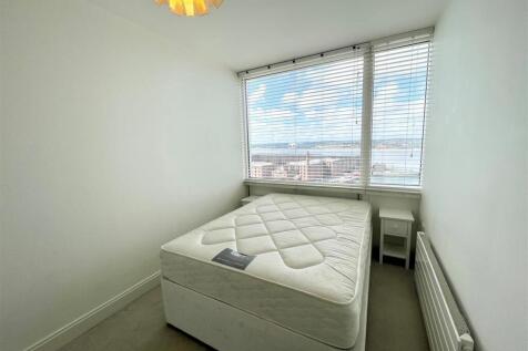 Bed2.jpg