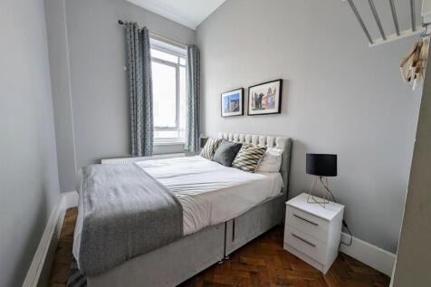 Bedroom 1.jpg
