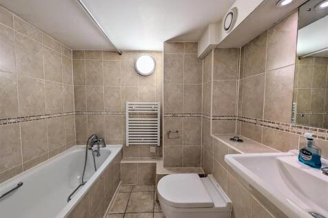 Family Bathroom.jpg