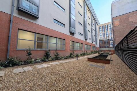 44 Pall Mall Communal Courtyard.jpg