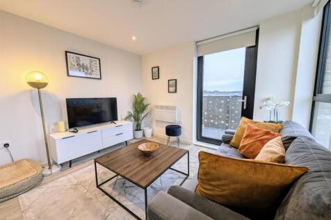 Living/Dining Room.jpg