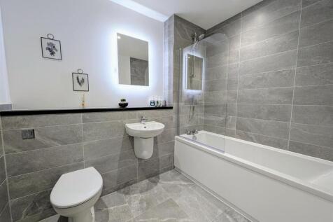 Family Bathroom.jpg