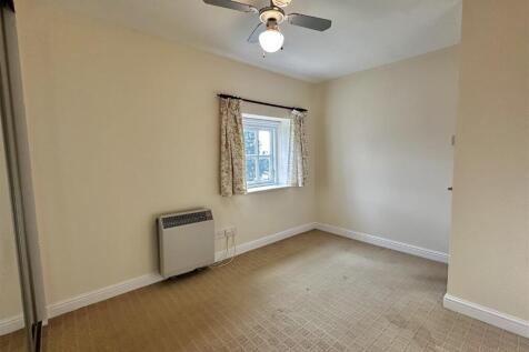 Large Bedroom