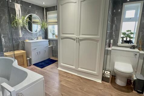 Large Bathroom