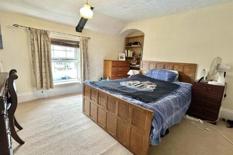 Large Double Bedroom