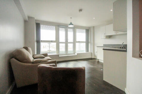 Open plan lounge ...