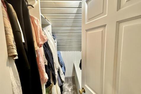 Walk In Wardrobe