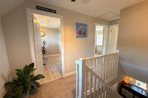 2nd Floor Landing