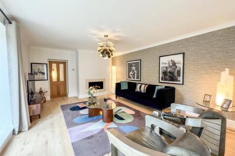 Formal Lounge