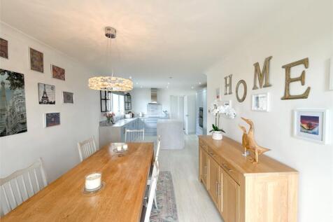 Kitchen Dining Area