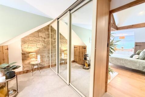 Drerssing Room