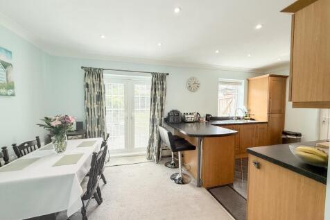 Dining Area/Kitchen