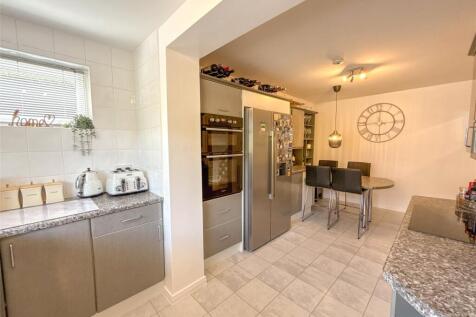 Breakfasting Kitchen