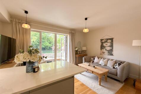 Lounge/Kitchen