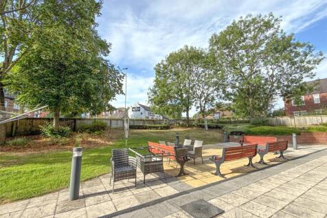 Communal Grouns