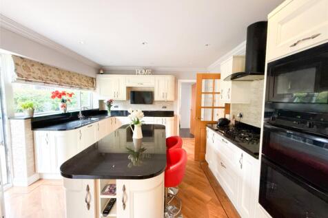 Breakfasting Kitchen