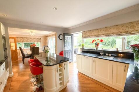Breakfasting Kitchen