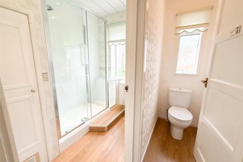 Shower Room &amp; Wc