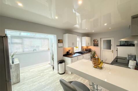 Breakfasting Kitchen