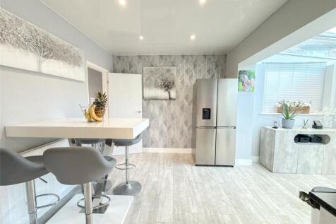 Breakfasting Kitchen