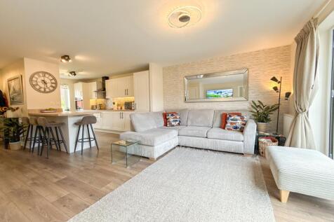 Living Room/Kitchen