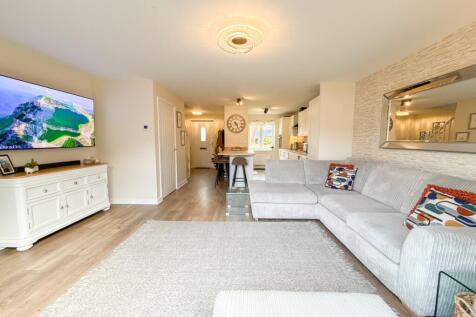 Living Room/Kitchen