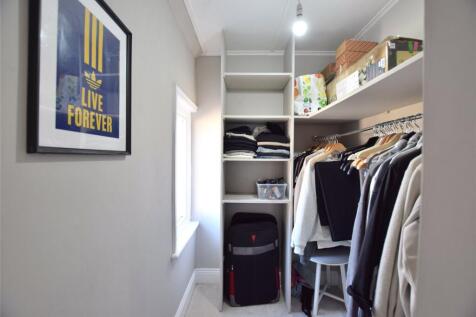 Walk-In Wardrobe